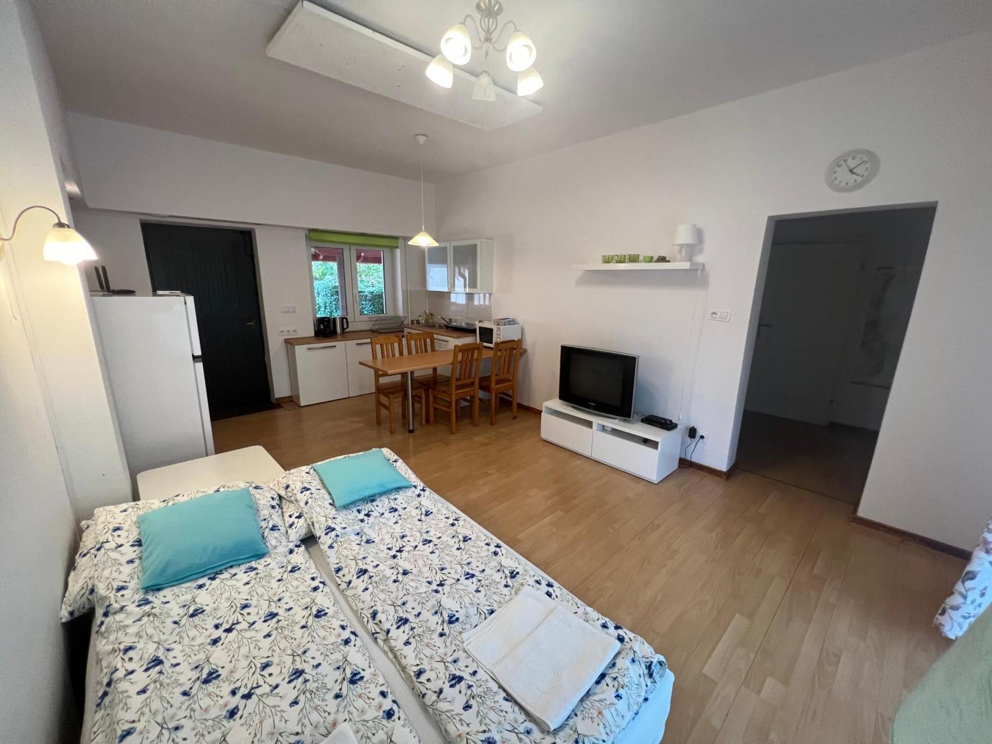 Sosnowy Apartament Jozefow  Bagian luar foto